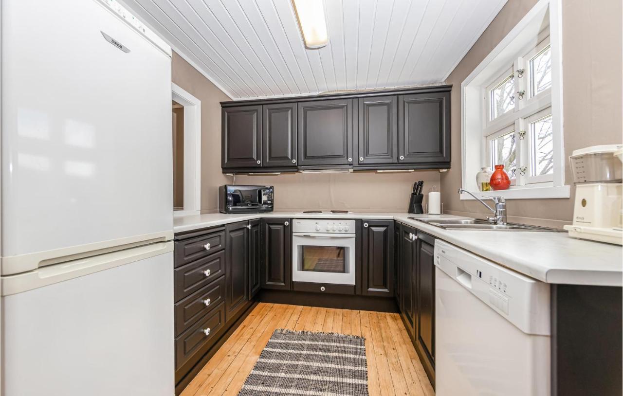 3 Bedroom Nice Home In Kvamsoy Sandvik  Екстериор снимка