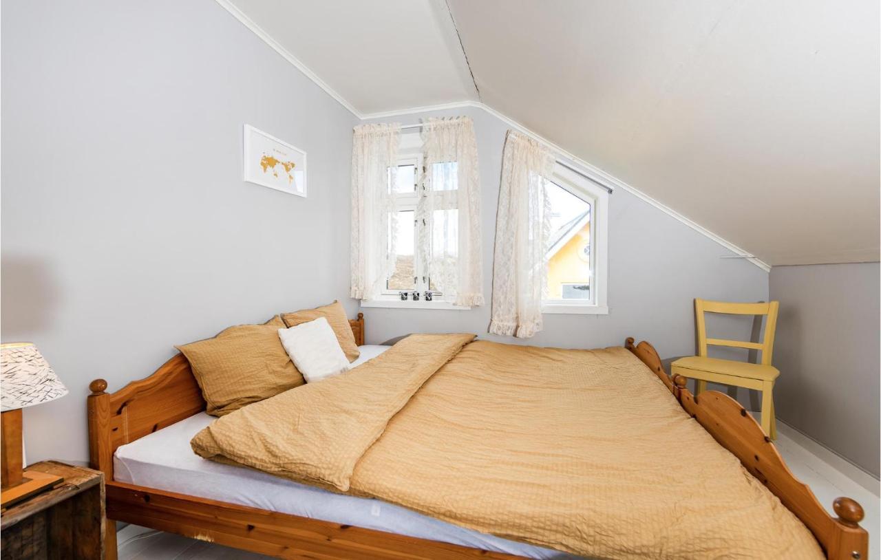 3 Bedroom Nice Home In Kvamsoy Sandvik  Екстериор снимка